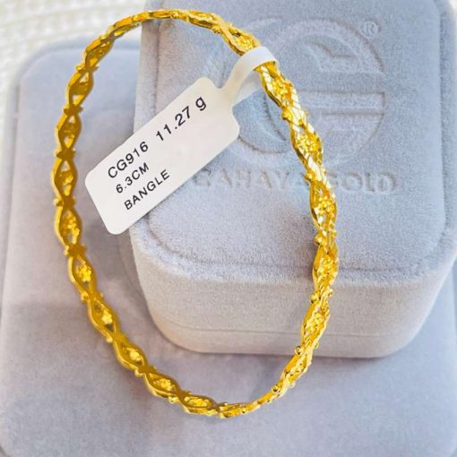 661127 CG 916 GOLD BANGLE 6.3CM